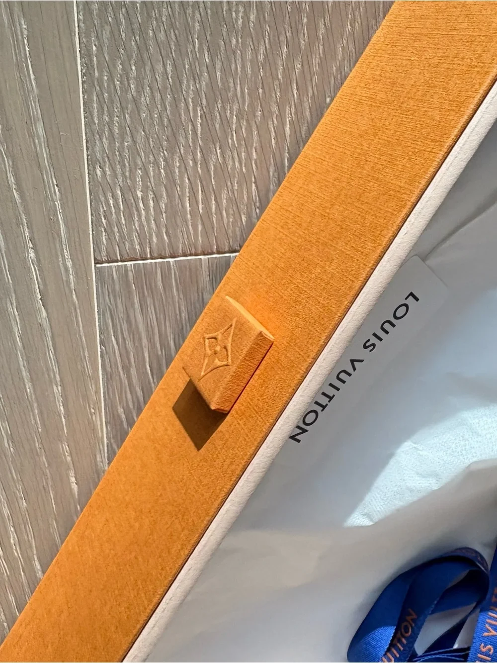 Louis Vuitton medium flat shirt gift box